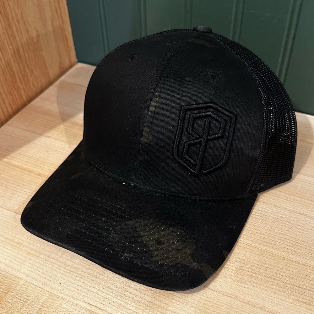 $10 HATS.